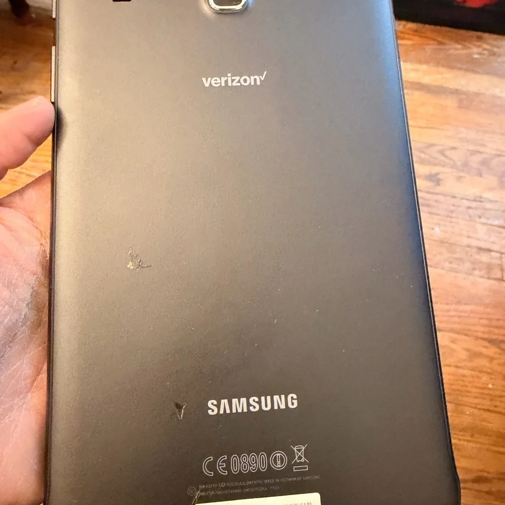 Samsung Tablet t377 in Black with Red Welcome Screen